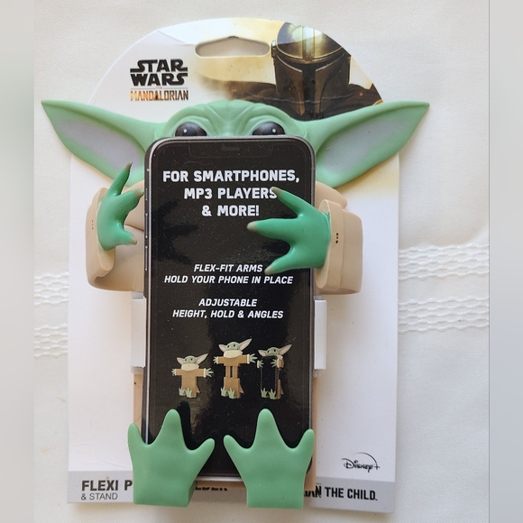 Disney's Baby Yoda Star Wars Mandalorian Flexi Phone Stand - Picture 1 of 6